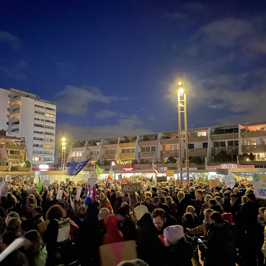 Tausende Teilnehmer bei Demo gegen Rechtsextremismus in Brühl
